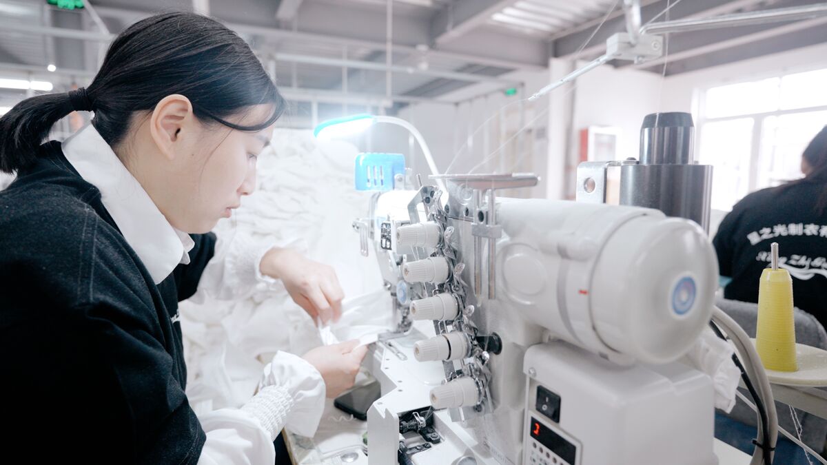 Boaz 缝纫车间 — Precision sewing operations